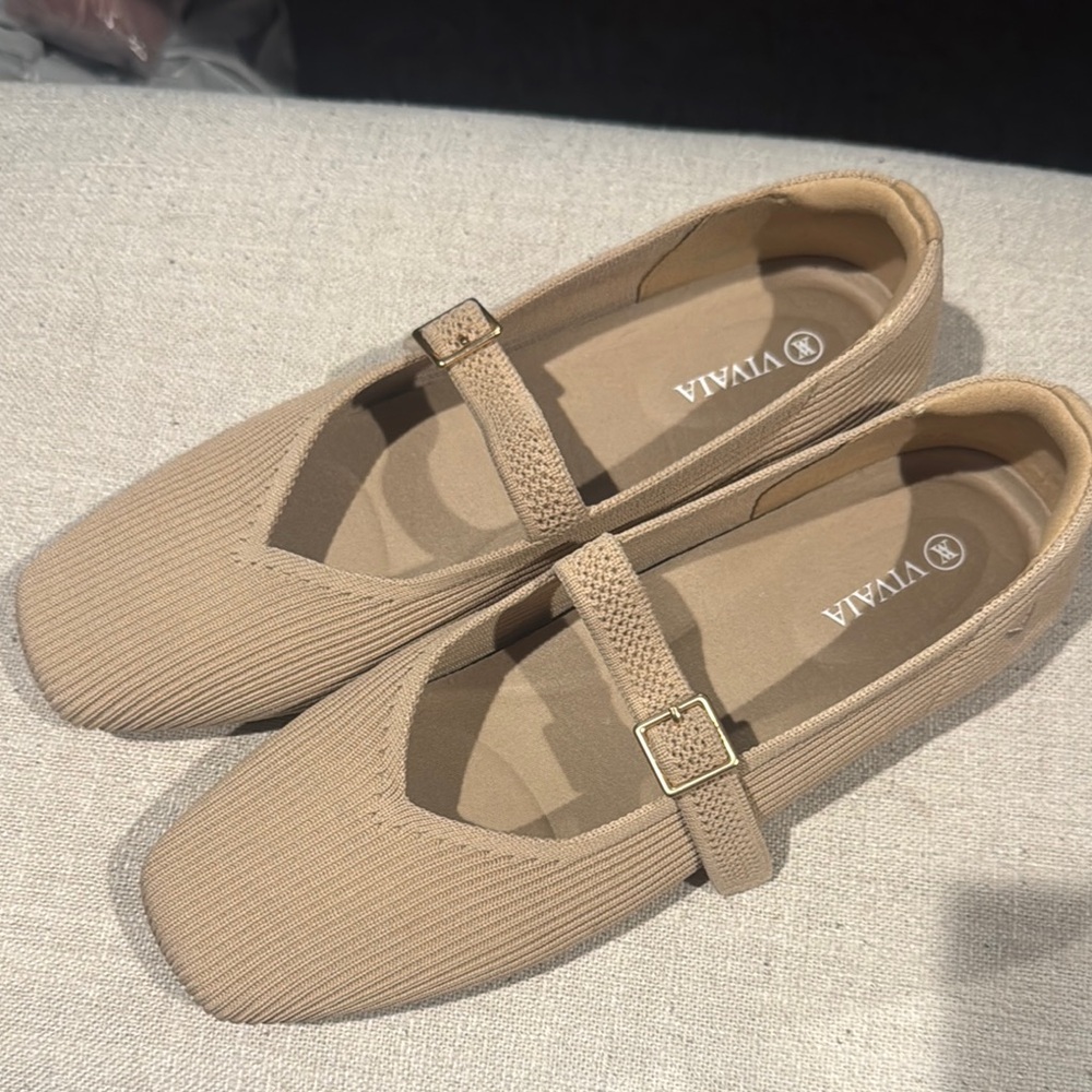 VIVAIA Beige Women's Margot Mary Jane Size 9.5 Excellent Condition. Never Worn.